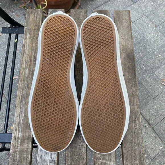 Vans Old Skool Low Skate Shoes Women's 7.5 Men's 6 Black Suede Gold Lace Aglets - Picture 9 of 12